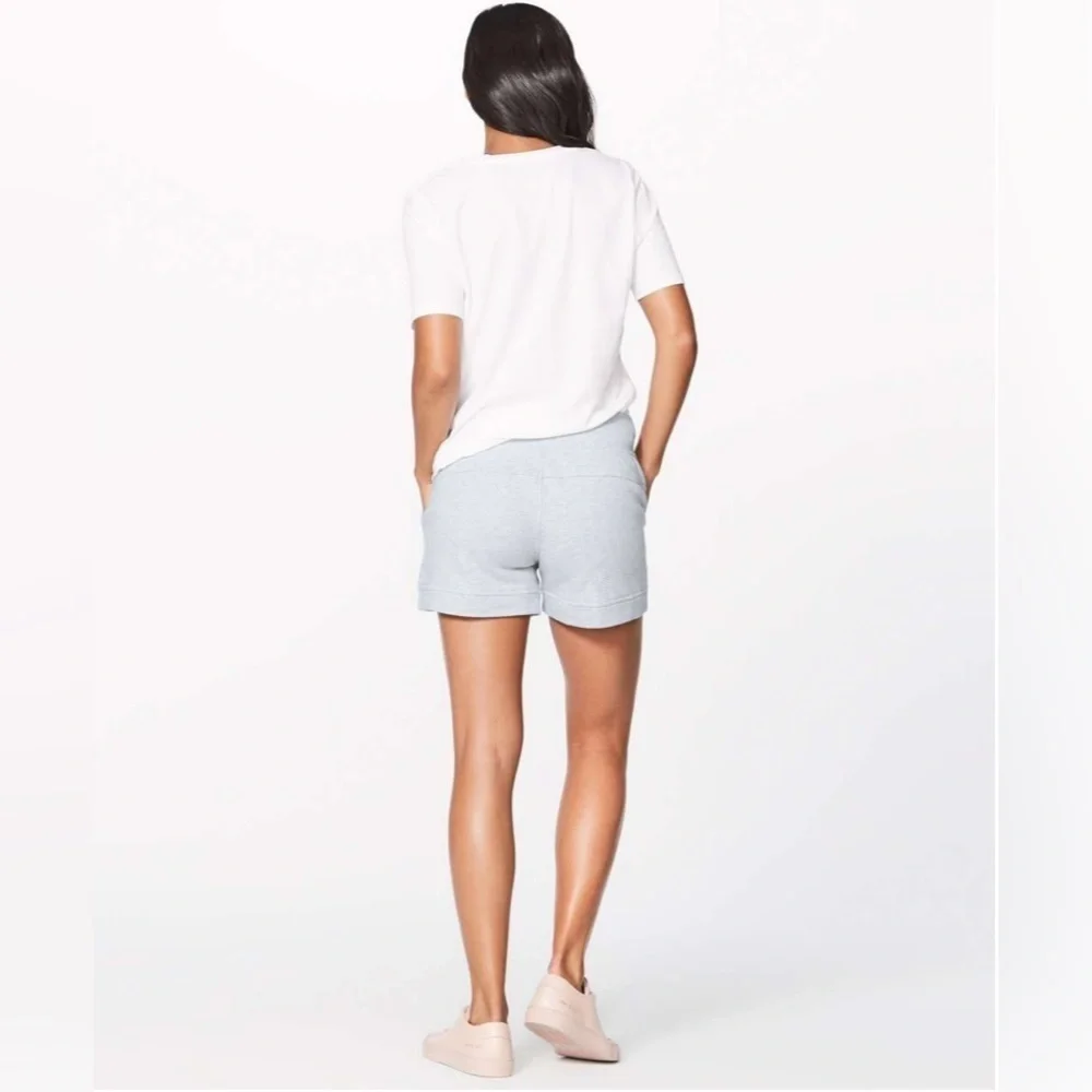 Rare Lululemon 2017 Retired Edition Warm Down Short (4”) Heathered Vapor | Sz 4
